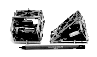 \includegraphics[%%
scale=0.4]{ps/segnode.eps}