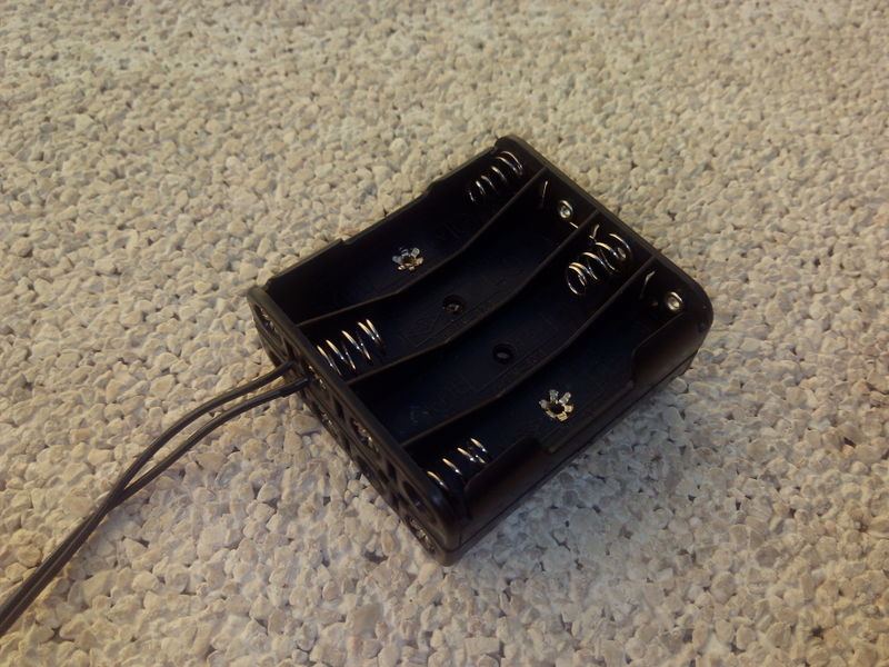 Archivo:Battery-holder-8-AAA-8.jpg